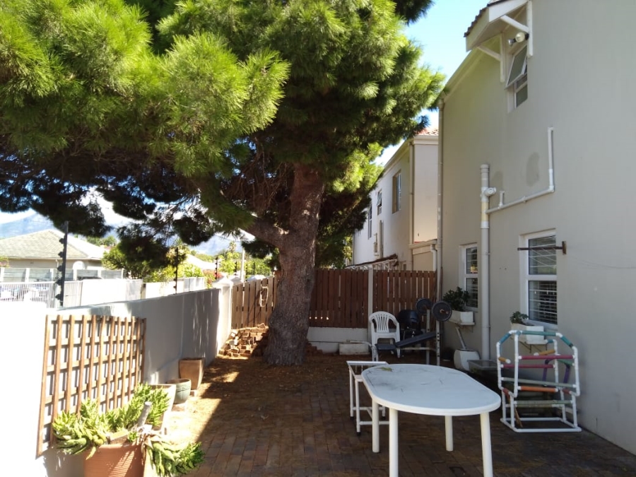 To Let 2 Bedroom Property for Rent in Diep River Western Cape